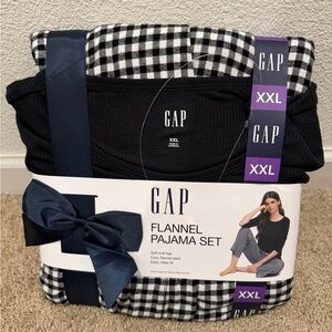 “New” GAP Checkered Black and White Pajama Set sizeXXL